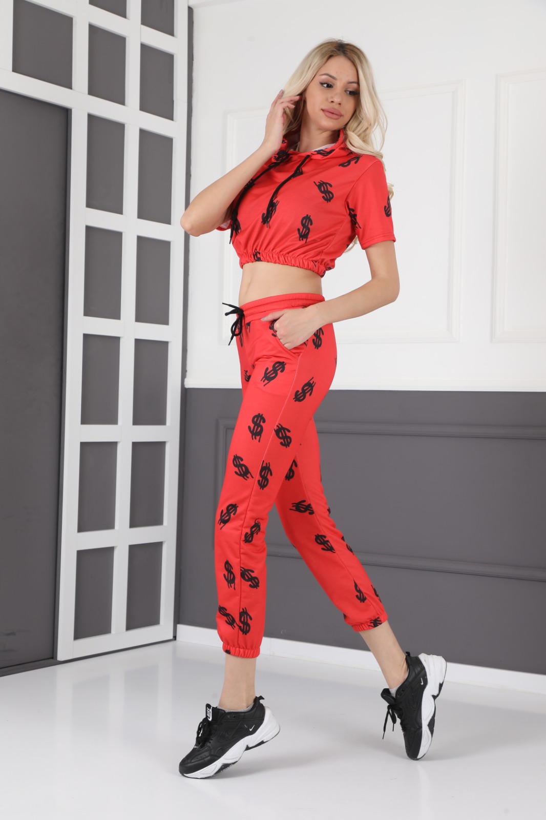 Trening Dama Fashion sport casual rosu compus din hanorac scurt si pantaloni de trening cu talie inalta Dollar TND023